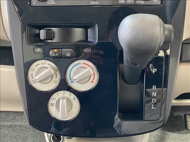 ｅＫワゴン Ｅ　ｅ－アシスト　禁煙車　純正ＣＤコンポ　衝突軽減ブレーキ　横滑り防止装置　衝突安全ボディ　ＡＢＳ　Ｗエアバック　障害物センサー　運転席シートヒーター　ベンチシート　キーレスエントリー（5枚目）