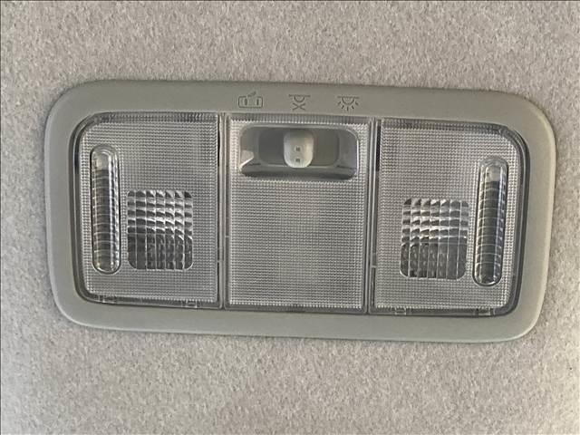タント Ｇ　ＳＡＩＩ　禁煙車　ナビ　フルセグ　ＤＶＤ　Ｂｌｕｅｔｏｏｔｈ対応　バックカメラ　衝突軽減ブレーキ　横滑り防止装置　アイドリングストップ　両側電動スライドドア　　純正アルミホイール　　ベンチシート　スマートキー（31枚目）