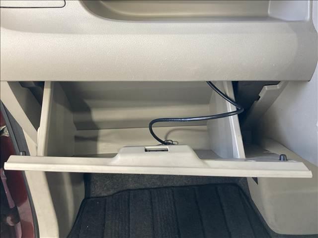 タント Ｇ　ＳＡＩＩ　禁煙車　ナビ　フルセグ　ＤＶＤ　Ｂｌｕｅｔｏｏｔｈ対応　バックカメラ　衝突軽減ブレーキ　横滑り防止装置　アイドリングストップ　両側電動スライドドア　　純正アルミホイール　　ベンチシート　スマートキー（33枚目）