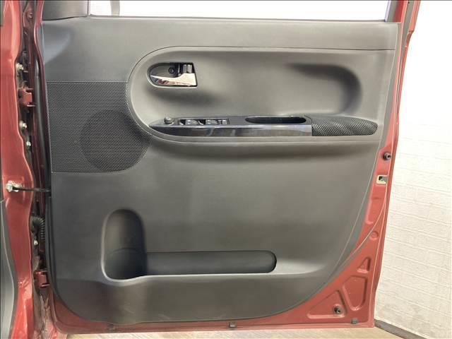 タント カスタムＸ　トップエディションＳＡＩＩ　禁煙車　ナビ　フルセグ　ＤＶＤ　Ｂｌｕｅｔｏｏｔｈ　バックカメラ　衝突軽減ブレーキ　横滑り防止装置　アイドリングストップ　左側電動スライドドア　ＬＥＤヘッドライト　純正アルミホイール　スマートキー（23枚目）