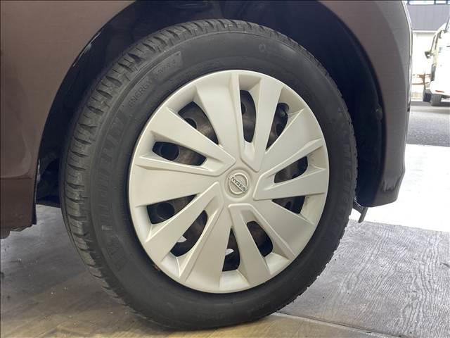 デイズ Ｘ　Ｖセレクション＋セーフティＩＩ　禁煙車　ナビ　フルセグＴＶ　ＤＶＤ再生　Ｂｌｕｅｔｏｏｔｈ対応　全方位カメラ　衝突軽減ブレーキ　横滑り防止装置　衝突安全ボディ　ＡＢＳ　Ｗエアバック　アイドリングストップ　盗難防止装置　スマートキー（19枚目）