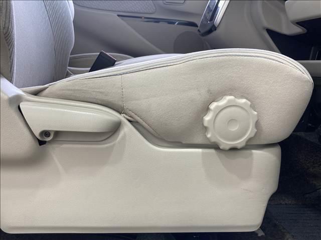 デイズ Ｘ　Ｖセレクション＋セーフティＩＩ　禁煙車　ナビ　フルセグＴＶ　ＤＶＤ再生　Ｂｌｕｅｔｏｏｔｈ対応　全方位カメラ　衝突軽減ブレーキ　横滑り防止装置　衝突安全ボディ　ＡＢＳ　Ｗエアバック　アイドリングストップ　盗難防止装置　スマートキー（25枚目）