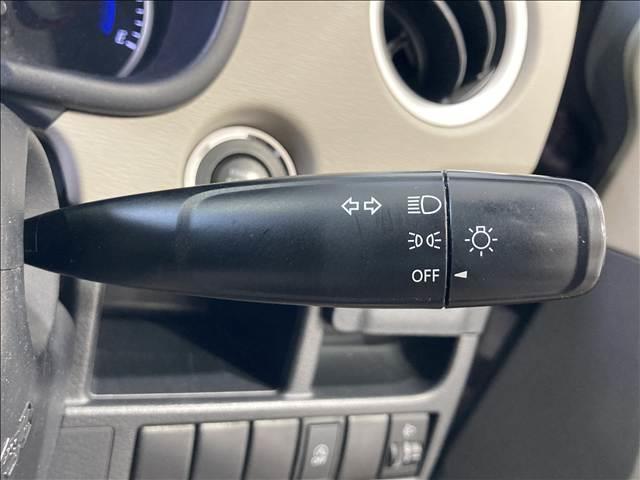 ワゴンＲ ＦＸリミテッド　禁煙車　純正ＣＤコンポ　ＡＢＳ　Ｗエアバック　衝突安全ボディ　アイドリングストップ　盗難防止装置　オートエアコン　純正アルミホイール　社外ＨＩＤヘッドライト　ベンチシート　スマートキー（8枚目）