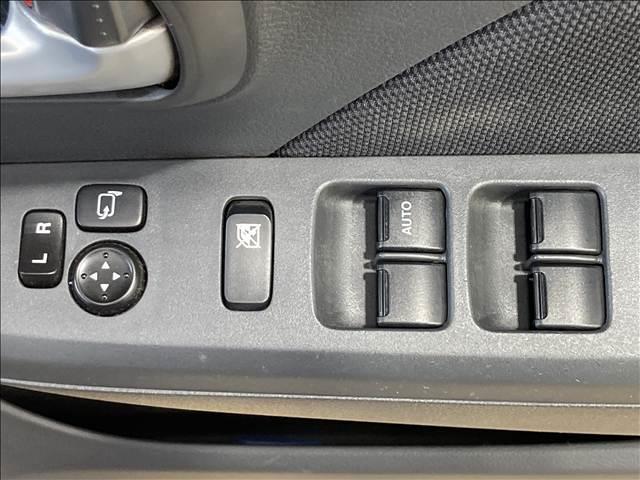 ワゴンＲ ＦＸリミテッド　禁煙車　純正ＣＤコンポ　ＡＢＳ　Ｗエアバック　衝突安全ボディ　アイドリングストップ　盗難防止装置　オートエアコン　純正アルミホイール　社外ＨＩＤヘッドライト　ベンチシート　スマートキー（20枚目）