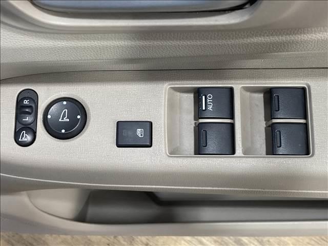 N-WGN G・Lパッケージ 禁煙車 CDプレーヤー 電動格納ドアミラー 衝突軽減ブレーキ スリップ防止 アイドリングストップ 社外アルミ スマートキー プッシュスタート HIDヘッドライト オートライト エアバック(20枚目)