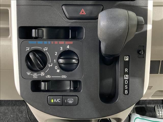 タント L SAII 禁煙車 ナビ フルセグTV DVD再生 Bluetooth対応 衝突軽減ブレーキ 横滑り防止装置 衝突安全ボディ ABS Wエアバック アイドリングストップ 両側スライドドア ベンチシート キーレス(9枚目)