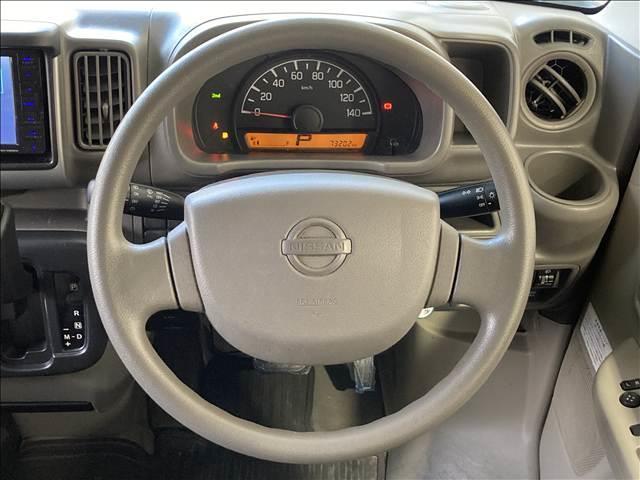 NV100クリッパーバン DX GLパッケージ 禁煙車 ナビ CD再生 バックカメラ ETC車載器 衝突軽減ブレーキ 横滑り防止装置 ABS Wエアバック 電動格納ミラー 前席パワーウインド 集中ドアロック 電動格納ミラー キーレスエントリー(10枚目)