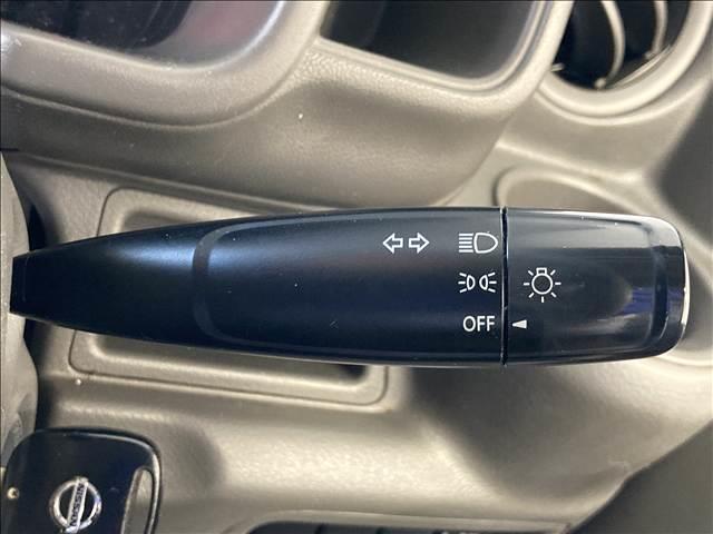 NV100クリッパーバン DX GLパッケージ 禁煙車 ナビ CD再生 バックカメラ ETC車載器 衝突軽減ブレーキ 横滑り防止装置 ABS Wエアバック 電動格納ミラー 前席パワーウインド 集中ドアロック 電動格納ミラー キーレスエントリー(11枚目)