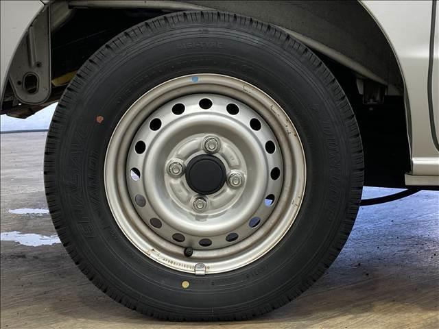 NV100クリッパーバン DX GLパッケージ 禁煙車 ナビ CD再生 バックカメラ ETC車載器 衝突軽減ブレーキ 横滑り防止装置 ABS Wエアバック 電動格納ミラー 前席パワーウインド 集中ドアロック 電動格納ミラー キーレスエントリー(19枚目)