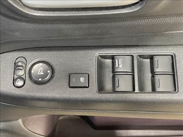 �y�����ԂR�X�D�W���~���X�̌y�X�}�C���͒n��ő勉�A�I�[�����[�J�[���戵���A�펞�R�O�O��ȏ�̍݌ɂ�W�����Ă��܂��B