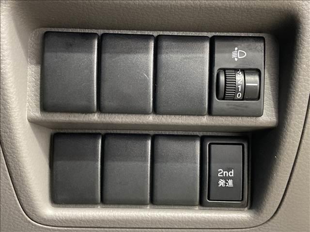 �y�����ԂR�X�D�W���~���X�̌y�X�}�C���͒n��ő勉�A�I�[�����[�J�[���戵���A�펞�R�O�O��ȏ�̍݌ɂ�W�����Ă��܂��B