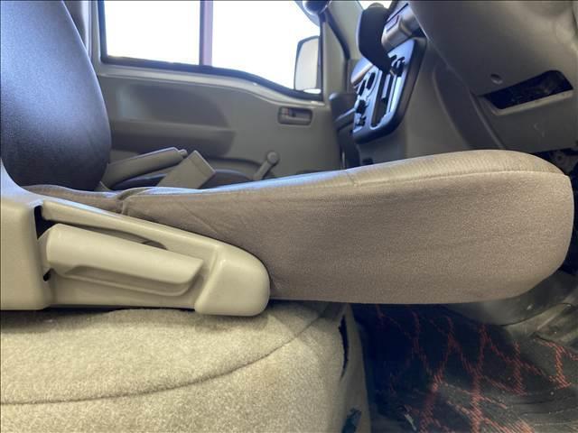 ���X�ł͔N�ԂP�O�O�O��ȏ��̔����Ă���v���̃X�^�b�t�����q�l�̃��C�t�X�^�C���ɍ��������Ԃ����Љ�I���q�l�̃J�[���C�t�ɂ҂�����ƍ�������������Ă����Ă��������܂��B