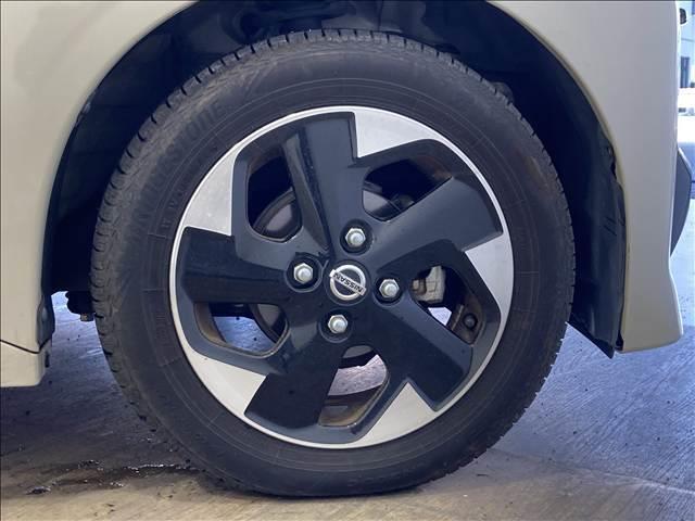 ルークス ハイウェイスター X ナビ フルセグ DVD Bluetooth対応 全方位カメラ ETC車載器 衝突軽減ブレーキ 横滑り防止装置 左側電動スライド 純正アルミホイール オートエアコン LEDヘッドライト スマートキー(19枚目)