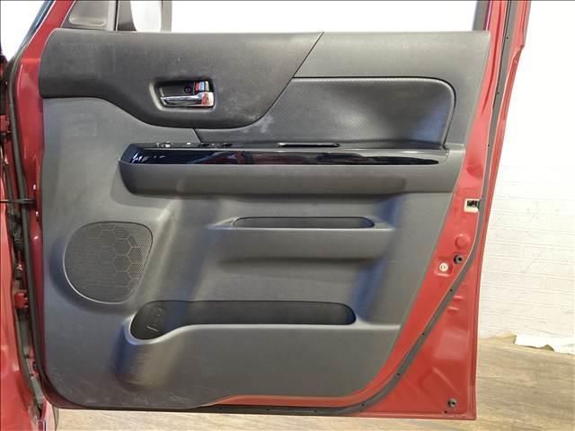 スペーシアカスタム ＸＳリミテッド　ナビ　ワンセグＴＶ　Ｂｌｕｅｔｏｏｔｈ　両側電動スライドドア　純正アルミホイール　衝突軽減ブレーキ　スリップ防止　アイドリングストップ　ＨＩＤヘッドライト　オートライト　シートヒーター　スマートキー（22枚目）