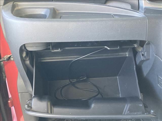 スペーシアカスタム ＸＳリミテッド　ナビ　ワンセグＴＶ　Ｂｌｕｅｔｏｏｔｈ　両側電動スライドドア　純正アルミホイール　衝突軽減ブレーキ　スリップ防止　アイドリングストップ　ＨＩＤヘッドライト　オートライト　シートヒーター　スマートキー（32枚目）