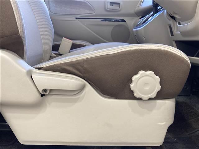 デイズルークス Ｘ　純正ナビ　フルセグＴＶ　ＣＤ・ＤＶＤ再生　Ｂｌｕｅｔｏｏｔｈ　全方位カメラ　衝突軽減ブレーキ　スリップ防止　アイドリングストップ　両側スライド片側電動スライドドア　ベンチシート　プッシュスタート（25枚目）