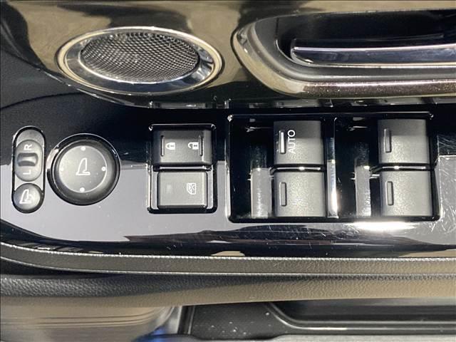 Ｎ－ＢＯＸカスタム Ｇ・Ｌホンダセンシング　社外ナビ　フルセグＴＶ　Ｂｌｕｅｔｏｏｔｈ　ＣＤ・ＤＶＤ再生　バックカメラ　ＥＴＣ　両側スライド片側電動スライドドア　ＬＥＤヘッドライト　車線逸脱防止　衝突軽減ブレーキ　スリップ防止　純正アルミ（24枚目）