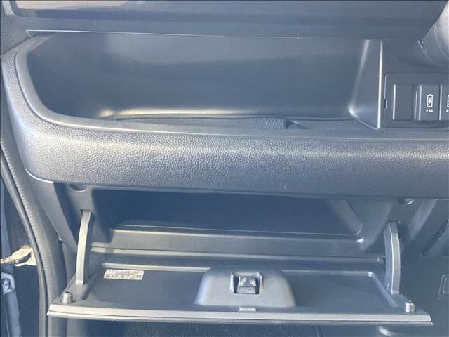 Ｎ－ＢＯＸカスタム Ｇ・Ｌホンダセンシング　社外ナビ　フルセグＴＶ　Ｂｌｕｅｔｏｏｔｈ　ＣＤ・ＤＶＤ再生　バックカメラ　ＥＴＣ　両側スライド片側電動スライドドア　ＬＥＤヘッドライト　車線逸脱防止　衝突軽減ブレーキ　スリップ防止　純正アルミ（35枚目）