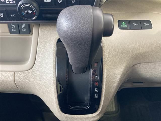 N-BOX G・Lホンダセンシング ナビ フルセグ DVD Bluetooth対応 バックカメラ ETC 衝突軽減ブレーキ 横滑り防止装置 車線逸脱防止装置 衝突安全ボディ 障害物センサー 左側電動スライドドア LEDヘッドライト(11枚目)