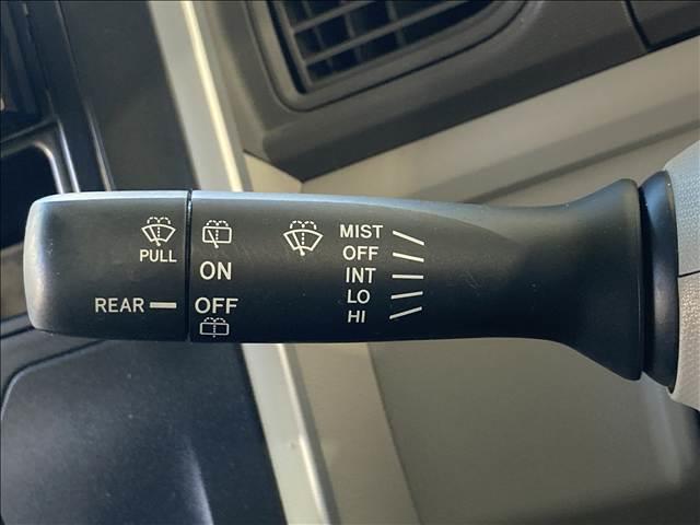 タント Ｌ　ＳＡ　ＣＤコンポ　ＡＢＳ　Ｗエアバック　衝突軽減ブレーキ　横滑り防止装置　衝突安全ボディ　アイドリングストップ　ベンチシート　キーレスエントリー（9枚目）