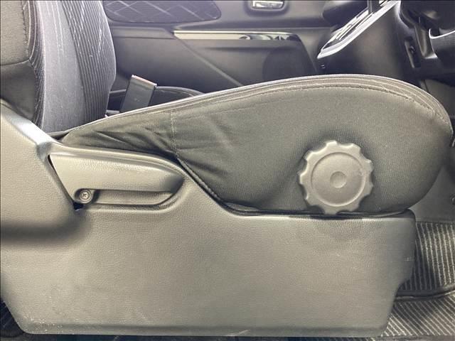 ���X�ł͔N�ԂP�O�O�O��ȏ��̔����Ă���v���̃X�^�b�t�����q�l�̃��C�t�X�^�C���ɍ��������Ԃ����Љ�I���q�l�̃J�[���C�t�ɂ҂�����ƍ�������������Ă����Ă��������܂��B