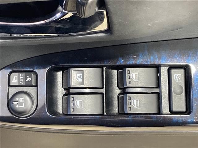 ���X�ł͔N�ԂP�O�O�O��ȏ��̔����Ă���v���̃X�^�b�t�����q�l�̃��C�t�X�^�C���ɍ��������Ԃ����Љ�I���q�l�̃J�[���C�t�ɂ҂�����ƍ�������������Ă����Ă��������܂��B