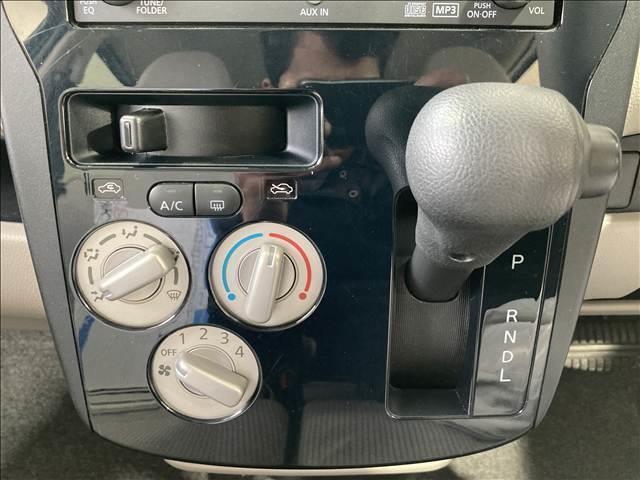 デイズ Ｊ　純正オーディオ　スリップ防止　衝突軽減ブレーキ　キーレス　ベンチシート　電動格納ドアミラー　パワーステアリング　パワーウィンドウ　ＡＢＳ　ＥＳＣ（6枚目）