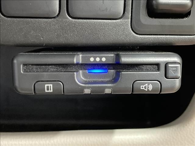 eKワゴン E オーディオ 電動格納ドアミラー キーレス ETC シートヒーター パワーウィンドウ パワーステアリング ABS ベンチシート 純正ホイールキャップ(26枚目)