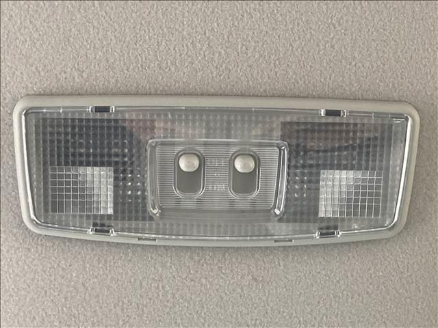 eKワゴン E オーディオ 電動格納ドアミラー キーレス ETC シートヒーター パワーウィンドウ パワーステアリング ABS ベンチシート 純正ホイールキャップ(28枚目)