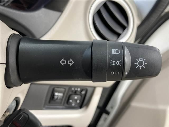 eKワゴン M 純正オーディオ スリップ防止 アイドリングストップ シートヒーター 電動格納ドアミラー キーレス ベンチシート エアバッグ パワーステアリング パワーウィンドウ ABS ESC(8枚目)