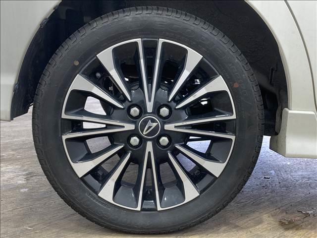 タント カスタムＲＳ　トップエディションＳＡＩＩ　ナビ　フルセグ　ＤＶＤ　Ｂｌｕｅｔｏｏｔｈ対応　バックカメラ　ＥＴＣ　衝突軽減ブレーキ　横滑り防止装置　車線逸脱防止装置　両側電動スライドドア　純正アルミホイール　ＬＥＤヘッドライト　スマートキー（20枚目）