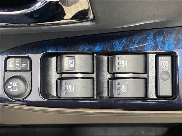 タント カスタムＲＳ　トップエディションＳＡＩＩ　ナビ　フルセグ　ＤＶＤ　Ｂｌｕｅｔｏｏｔｈ対応　バックカメラ　ＥＴＣ　衝突軽減ブレーキ　横滑り防止装置　車線逸脱防止装置　両側電動スライドドア　純正アルミホイール　ＬＥＤヘッドライト　スマートキー（24枚目）