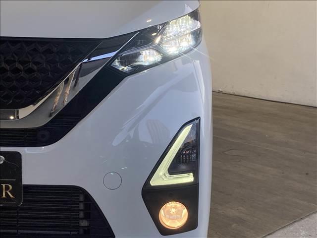 デイズ ハイウェイスター　Ｘ　ナビ　フルセグ　ＣＤ　Ｂｌｕｅｔｏｏｔｈ　バックカメラ　ＥＴＣ　衝突軽減ブレーキ　横滑り防止装置　衝突安全ボディ　盗難防止装置　クリアランスソナー　純正アルミホイール　ＬＥＤヘッドライト　スマートキー（17枚目）