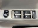 Ｘ　禁煙車　ナビ　フルセグＴＶ　ＤＶＤ再生　Ｂｌｕｅｔｏｏｔｈ対応　ＥＴＣ車載器　ＡＢＳ　Ｗエアバック　衝突安全ボディ　盗難防止装置　オートエアコン　社外アルミホイール　ベンチシート　スマートキー（24枚目）