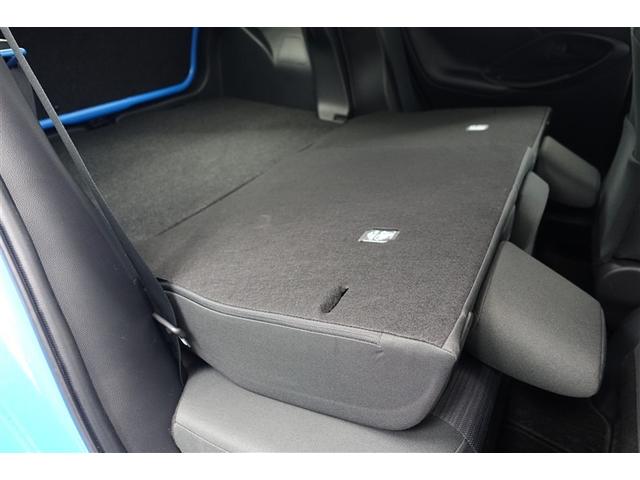 ヤリス ハイブリッドＺ　ＰＣＳ　整備記録簿　ＤＶＤ　地デジ　ＡＷ　Ｂカメラ　アイドリングストップ車　ＬＥＤランプ　スマキー　ＥＴＣ付き　メディアプレイヤー接続　ナビＴＶ　ＶＳＣ　パワステ　１オナ車　クルコン　キーフリー（8枚目）
