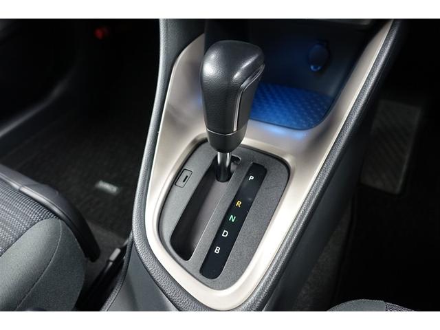 ヤリス ハイブリッドＺ　ＰＣＳ　整備記録簿　ＤＶＤ　地デジ　ＡＷ　Ｂカメラ　アイドリングストップ車　ＬＥＤランプ　スマキー　ＥＴＣ付き　メディアプレイヤー接続　ナビＴＶ　ＶＳＣ　パワステ　１オナ車　クルコン　キーフリー（28枚目）