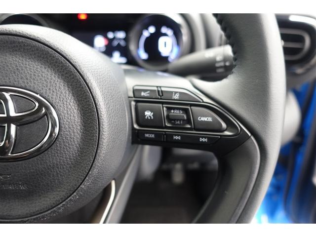 ヤリス ハイブリッドＺ　ＰＣＳ　整備記録簿　ＤＶＤ　地デジ　ＡＷ　Ｂカメラ　アイドリングストップ車　ＬＥＤランプ　スマキー　ＥＴＣ付き　メディアプレイヤー接続　ナビＴＶ　ＶＳＣ　パワステ　１オナ車　クルコン　キーフリー（36枚目）