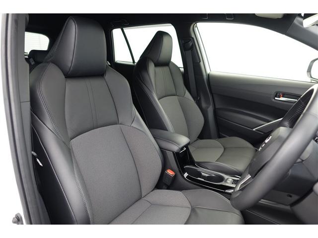 カローラクロス ハイブリッド　Ｚ　電動シート　衝突軽減ブレ　メモリーナビ　ＬＥＤライト　オートクルーズコントロール　ミュージックプレイヤー接続可　キーレス　アルミホイール　フルセグＴＶ　ドラレコ　４ＷＤ　スマートキー　盗難防止システム（6枚目）