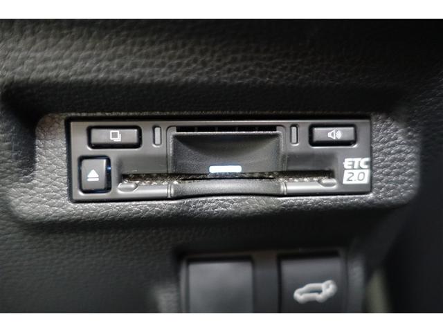 カローラクロス ハイブリッド　Ｚ　電動シート　衝突軽減ブレ　メモリーナビ　ＬＥＤライト　オートクルーズコントロール　ミュージックプレイヤー接続可　キーレス　アルミホイール　フルセグＴＶ　ドラレコ　４ＷＤ　スマートキー　盗難防止システム（16枚目）