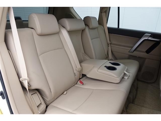 ランドクルーザープラド ＴＸ　Ｌパッケージ　マットブラックエディション　アルミ　ＡＢＳ　ＥＴＣ車載器　電動シート　盗難防止装置　メモリーナビ　キーレス　ＬＥＤヘッドランプ　レザー　クルコン　スマートエントリー　Ｂカメラ　エアコン　ミュージックプレイヤー接続可　記録簿（7枚目）