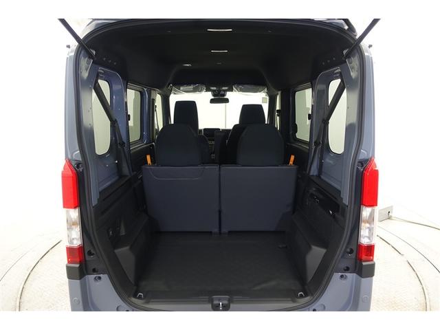 軽自動車でも、今やラゲッジスペースの充実は当たり前です！本当に重宝しますよ。たくさん荷物を詰めて便利です。是非、お試しください！