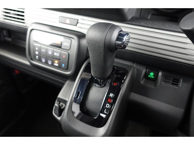 シンプルで操作しやすいシフトレバーですね！！