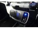 ★シフト操作を電子信号で送信できるシフト・バイ・ワイヤ技術の採用で、操作しやすい位置にシフトレバーが設置され、シフトチェンジ後には、レバーが自動的にセンターに戻るので、次の操作も素早く行えます!