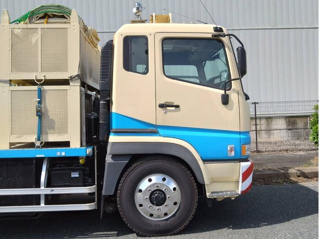 スーパーグレート 　ポンプ車　ＰＴＯ付き追加ラジエター　ＰＴＯオイルクーラー（4枚目）