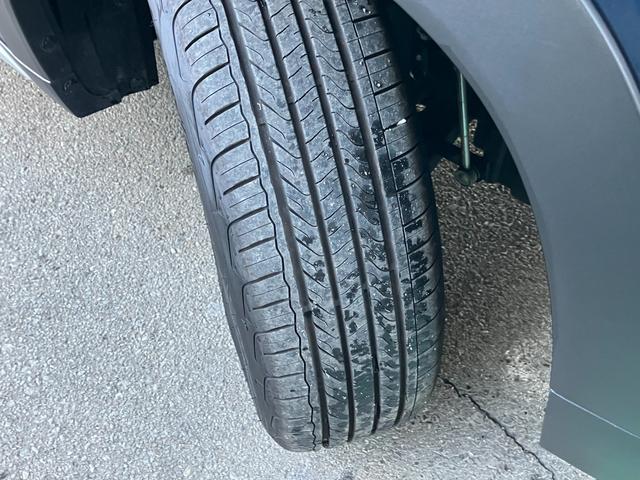 フロンクス １型　コネクト対応通信機装着車／サポカー　全方位モニター付ナビ│デュアルセンサーブレーキサポートＩＩ│ＬＥＤヘッドランプ│１６インチアルミホイール│ヘッドアップディスプレイ（28枚目）