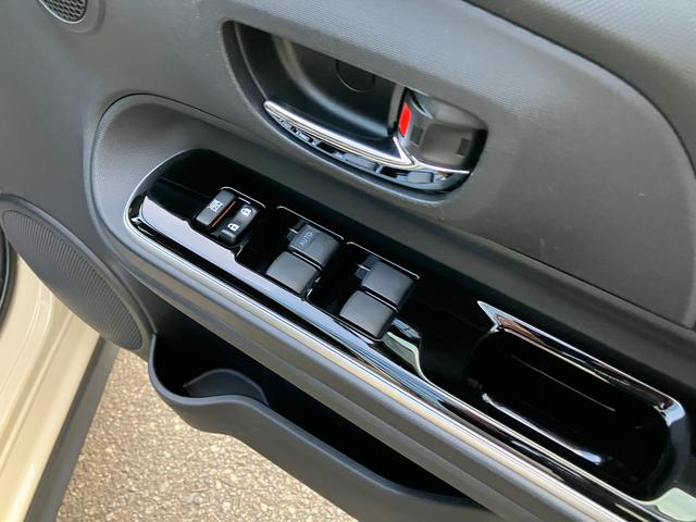 アクア クロスオーバー バックアイカメラ/ナビ 16インチアルミホイール│本革巻ステアリングホイール│キーレスプッシュスタート│オートエアコン(15枚目)