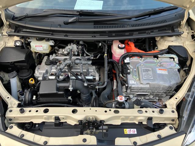 アクア クロスオーバー バックアイカメラ/ナビ 16インチアルミホイール│本革巻ステアリングホイール│キーレスプッシュスタート│オートエアコン(18枚目)