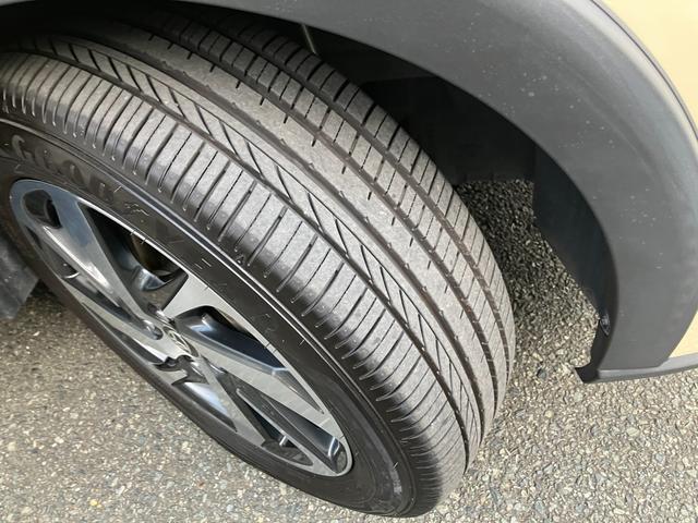 アクア クロスオーバー バックアイカメラ/ナビ 16インチアルミホイール│本革巻ステアリングホイール│キーレスプッシュスタート│オートエアコン(20枚目)