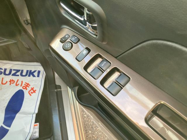 �^�]�ȃA�[�����X�g�ɁA�y�����R���h�A�~���[�z�y�p���[�E�B���h�E�z�X�C�b�`����B�茳�ő��색�N���N�B