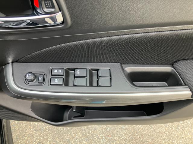 �^�]�ȃA�[�����X�g�ɁA�y�����R���h�A�~���[�z�y�p���[�E�B���h�E�z�X�C�b�`����B�茳�ő��색�N���N�B